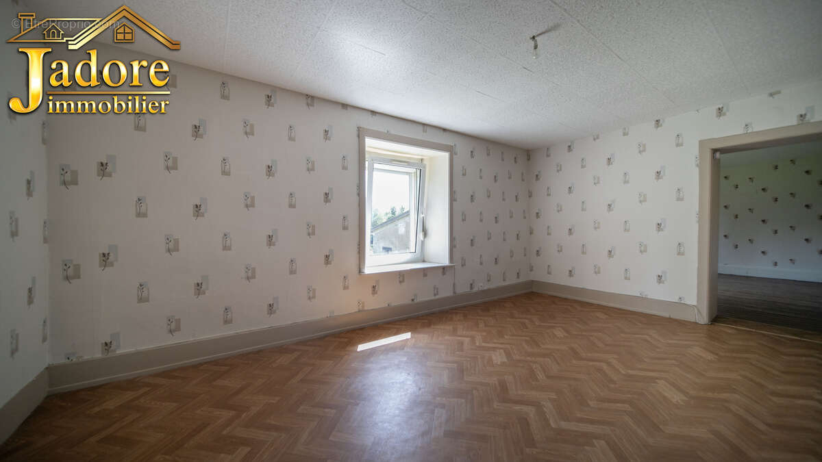 Maison à ETIVAL-CLAIREFONTAINE