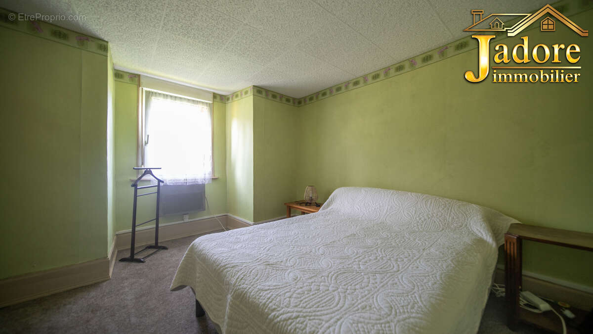 Maison à ETIVAL-CLAIREFONTAINE