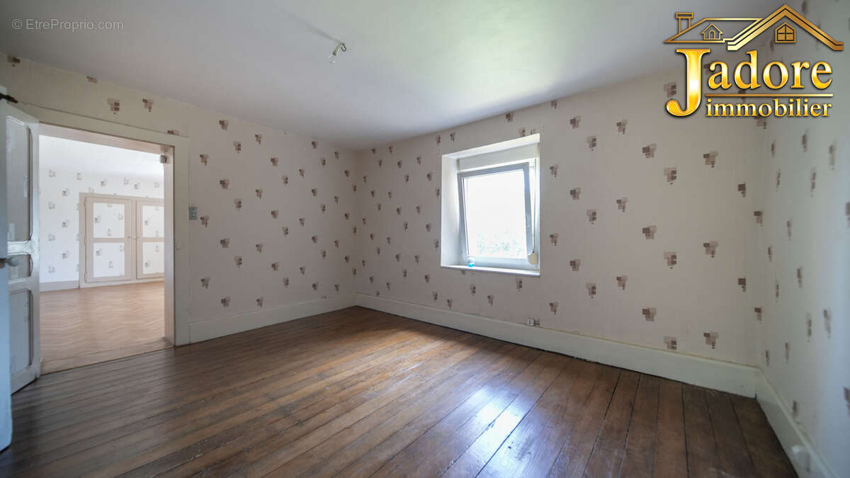 Maison à ETIVAL-CLAIREFONTAINE