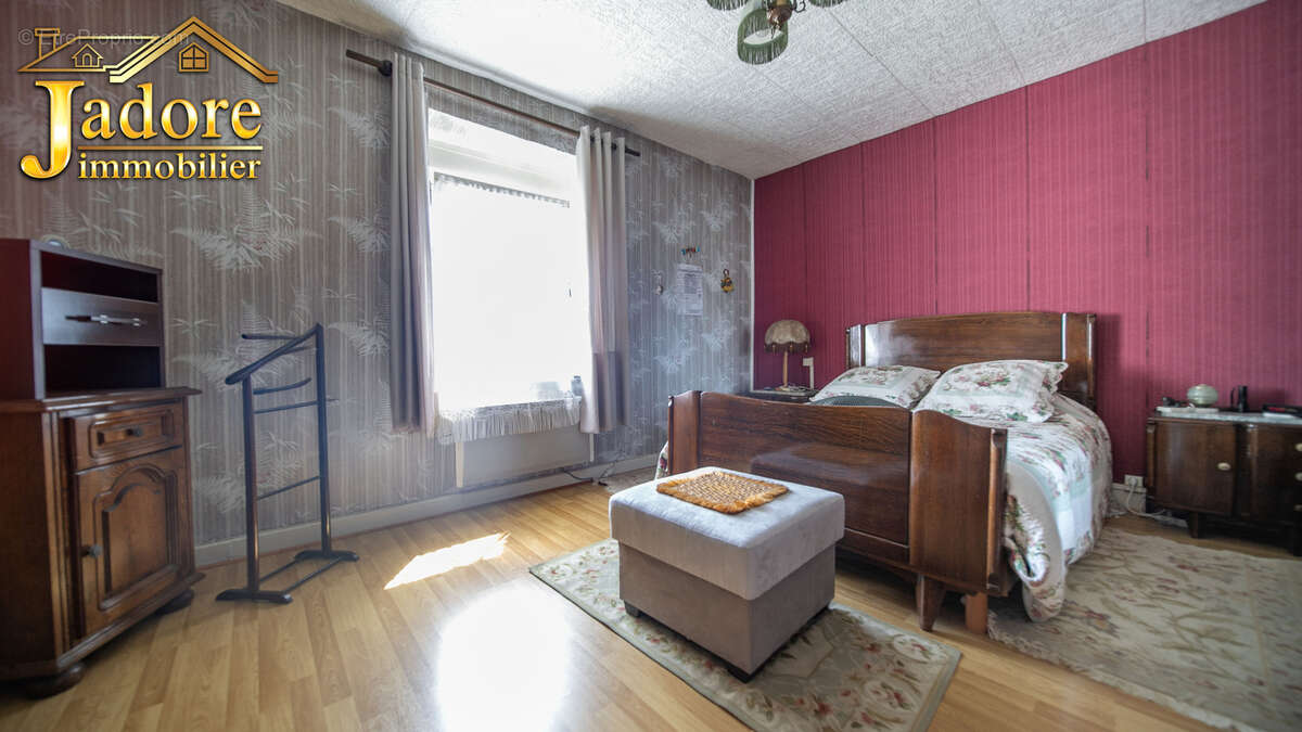 Maison à ETIVAL-CLAIREFONTAINE