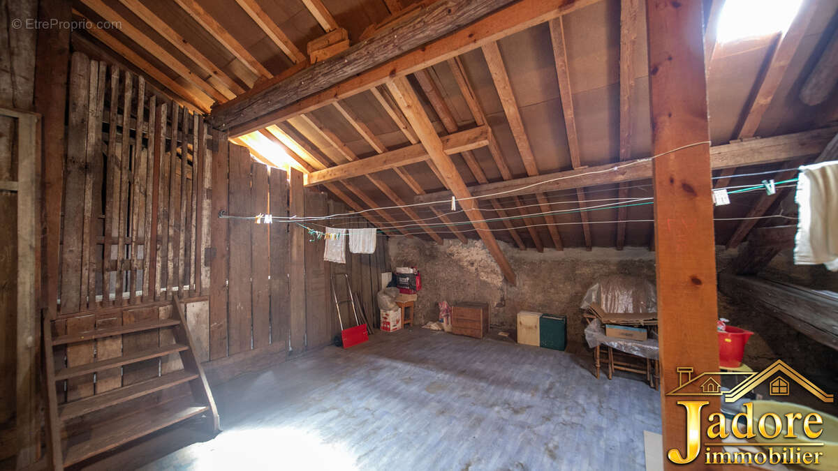 Maison à ETIVAL-CLAIREFONTAINE