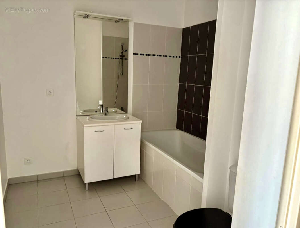 Appartement à JUVIGNAC