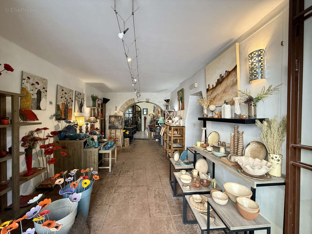 Commerce à VENASQUE