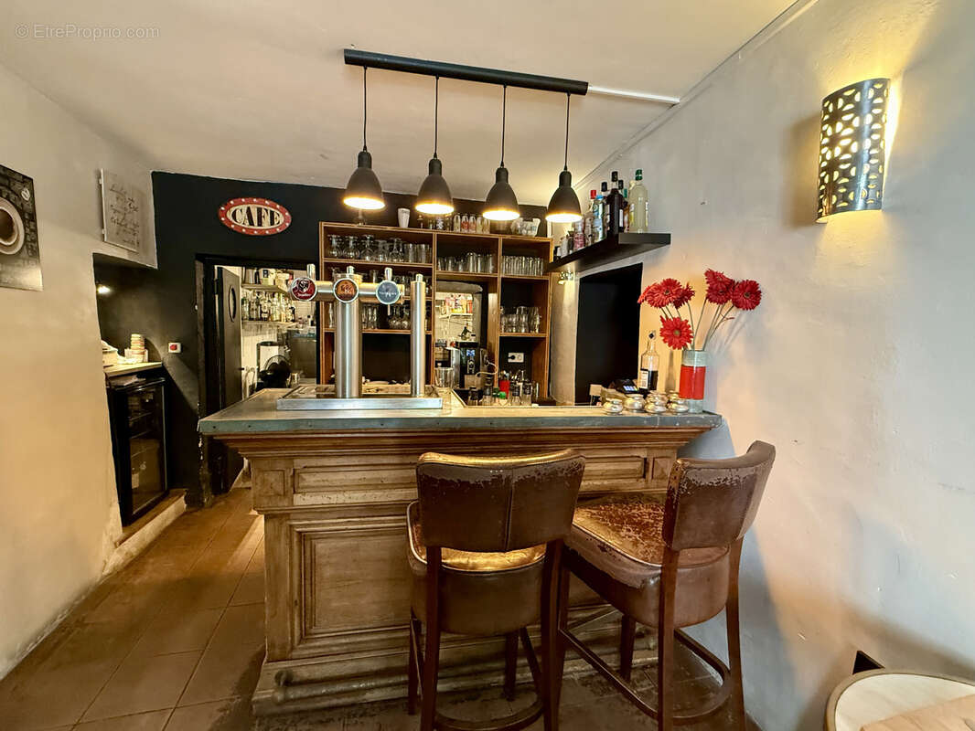 Commerce à VENASQUE