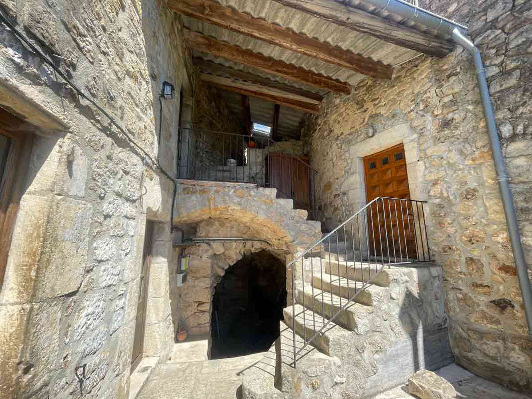 Maison à VINEZAC