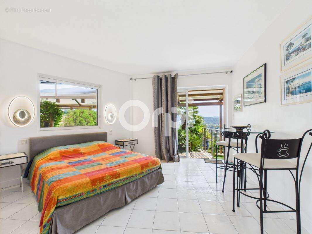 Maison à MANDELIEU-LA-NAPOULE