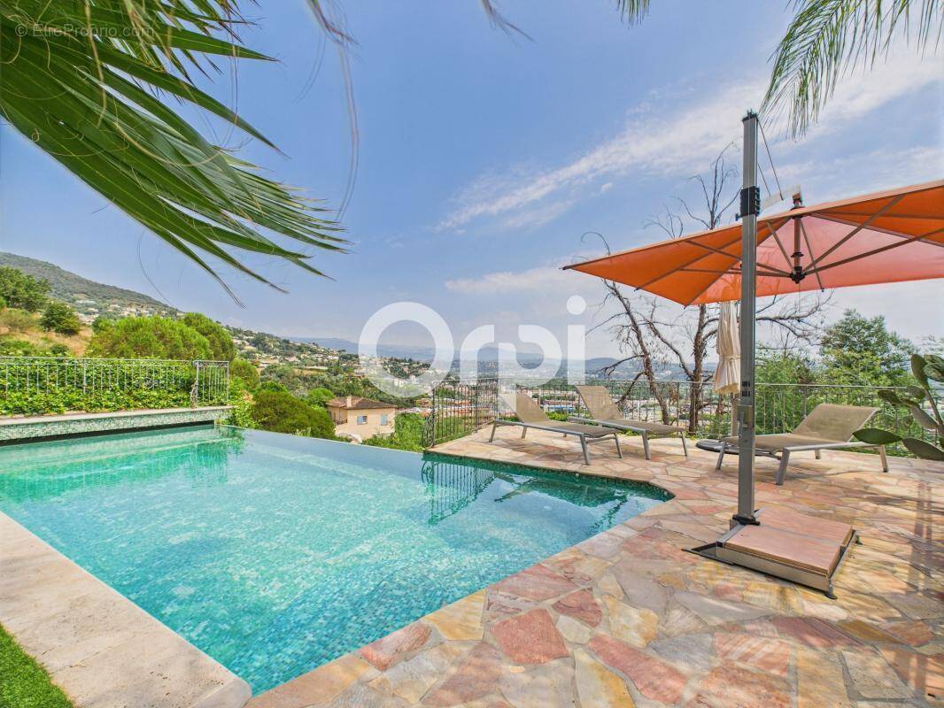 Maison à MANDELIEU-LA-NAPOULE