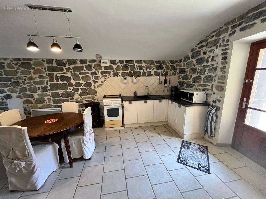 Maison à SAINT-PAUL-LE-JEUNE