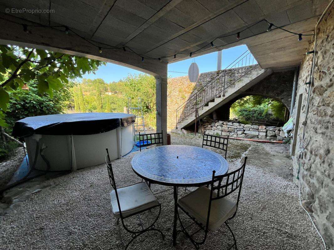 Maison à SAINT-PAUL-LE-JEUNE