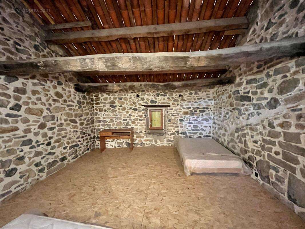 Maison à SAINT-PAUL-LE-JEUNE