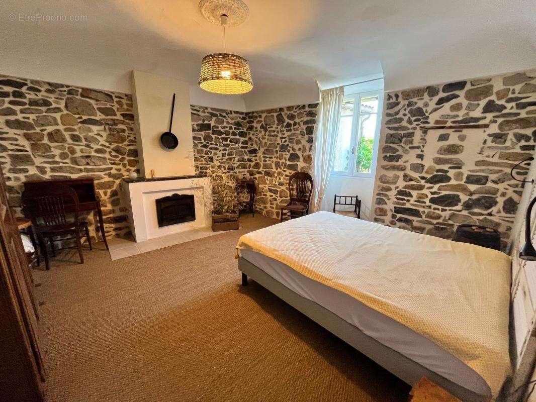 Maison à SAINT-PAUL-LE-JEUNE