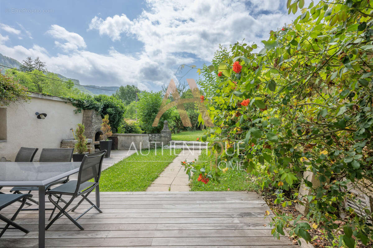 Maison à MOUTHIER-HAUTE-PIERRE