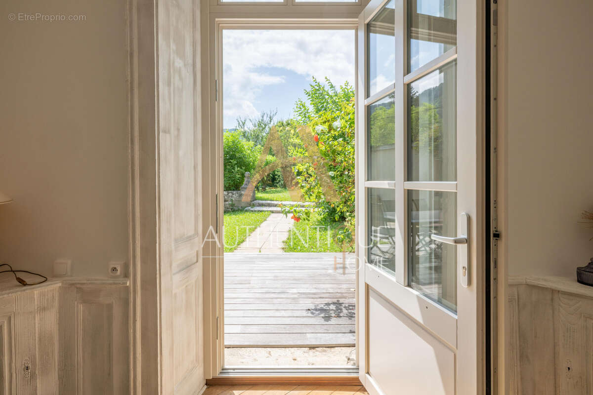 Maison à MOUTHIER-HAUTE-PIERRE