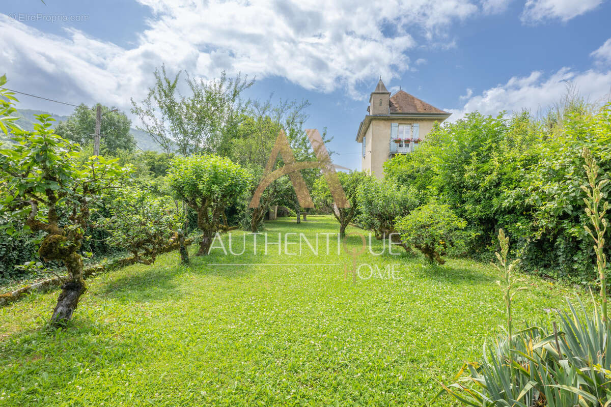 Maison à MOUTHIER-HAUTE-PIERRE