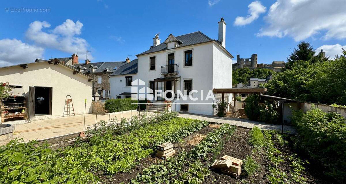 Maison à BERTHOLENE