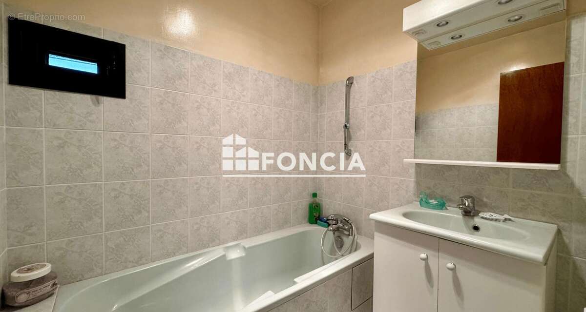 Maison à BERTHOLENE