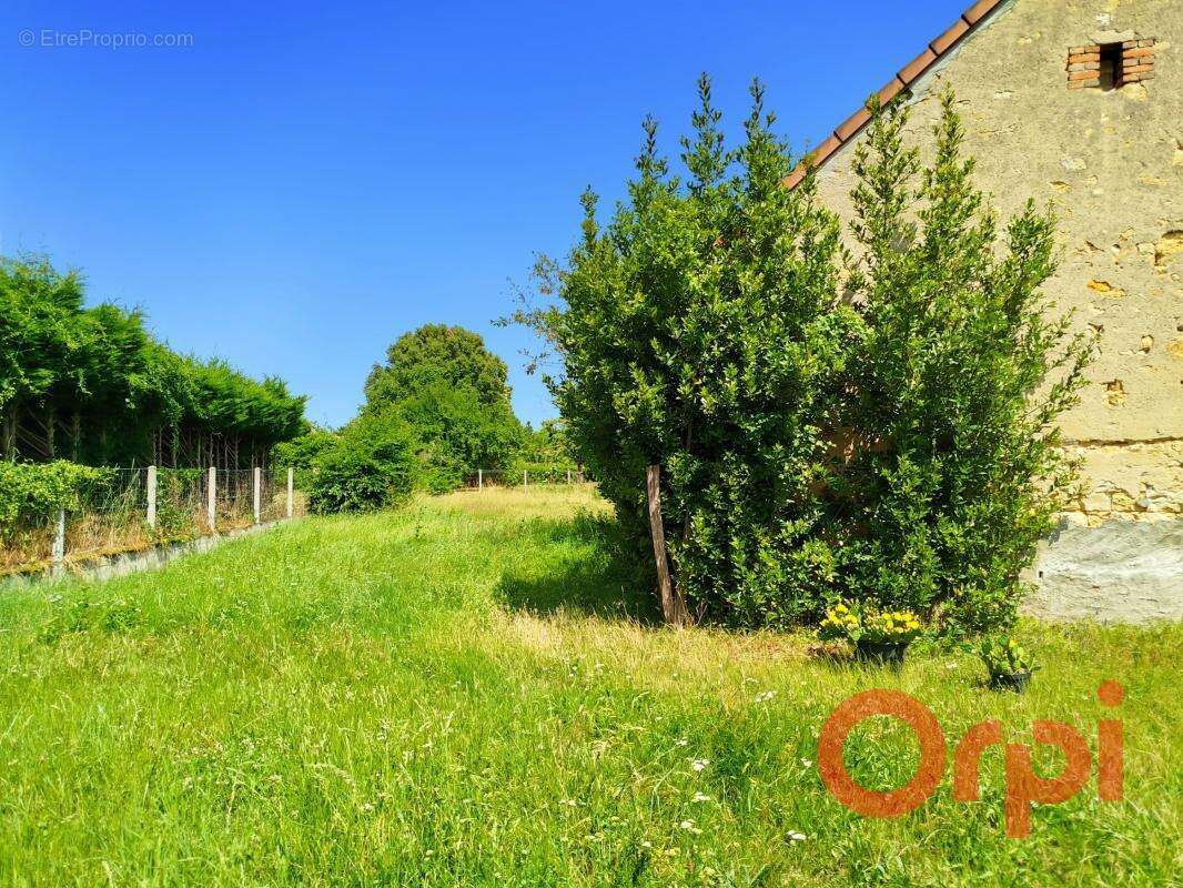 Maison à LURCY-LEVIS