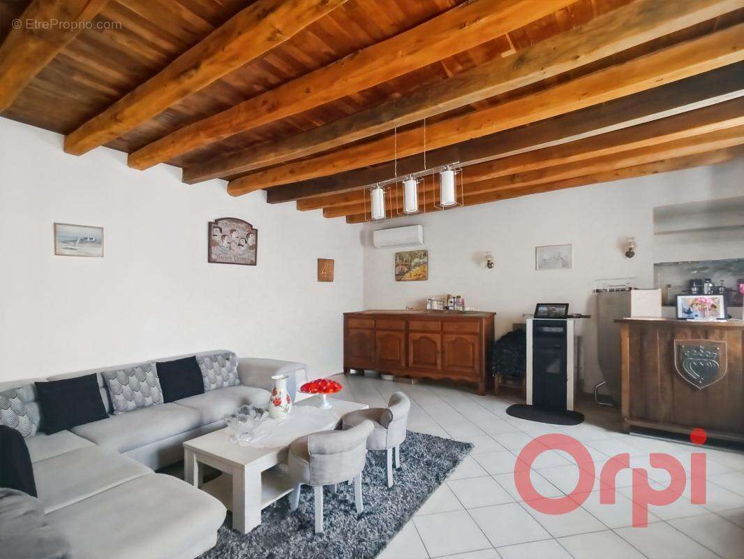 Maison à LURCY-LEVIS