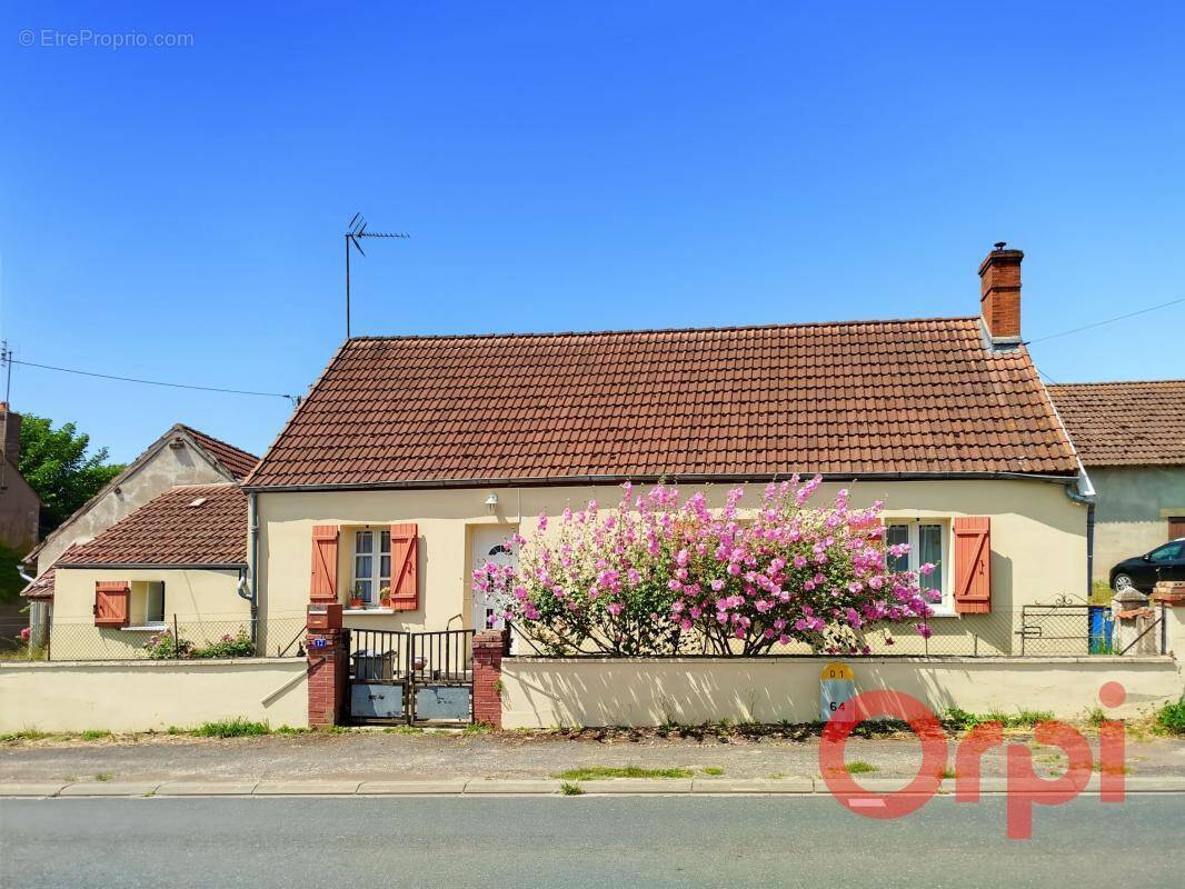 Maison à LURCY-LEVIS