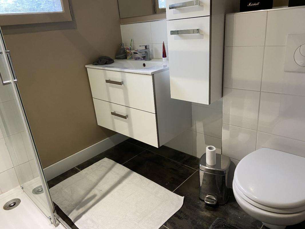 Maison à LA CHAPELLE-AUBAREIL