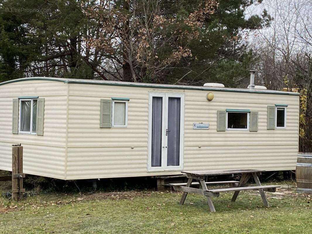 Maison à LA CHAPELLE-AUBAREIL
