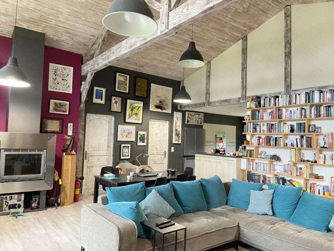 Maison à LA CHAPELLE-AUBAREIL