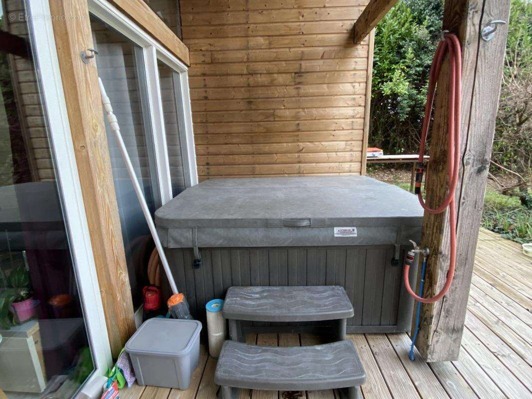 Maison à LA CHAPELLE-AUBAREIL