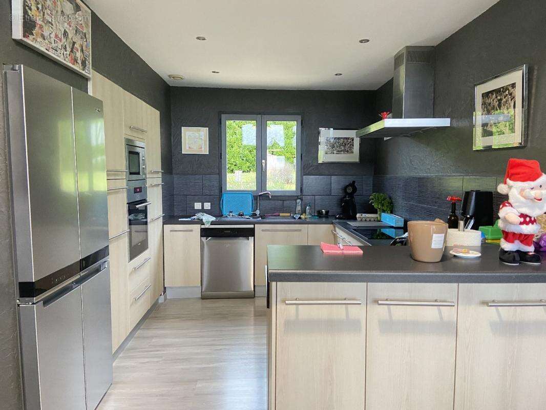 Maison à LA CHAPELLE-AUBAREIL