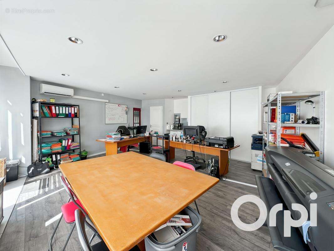 Commerce à LIVRON-SUR-DROME