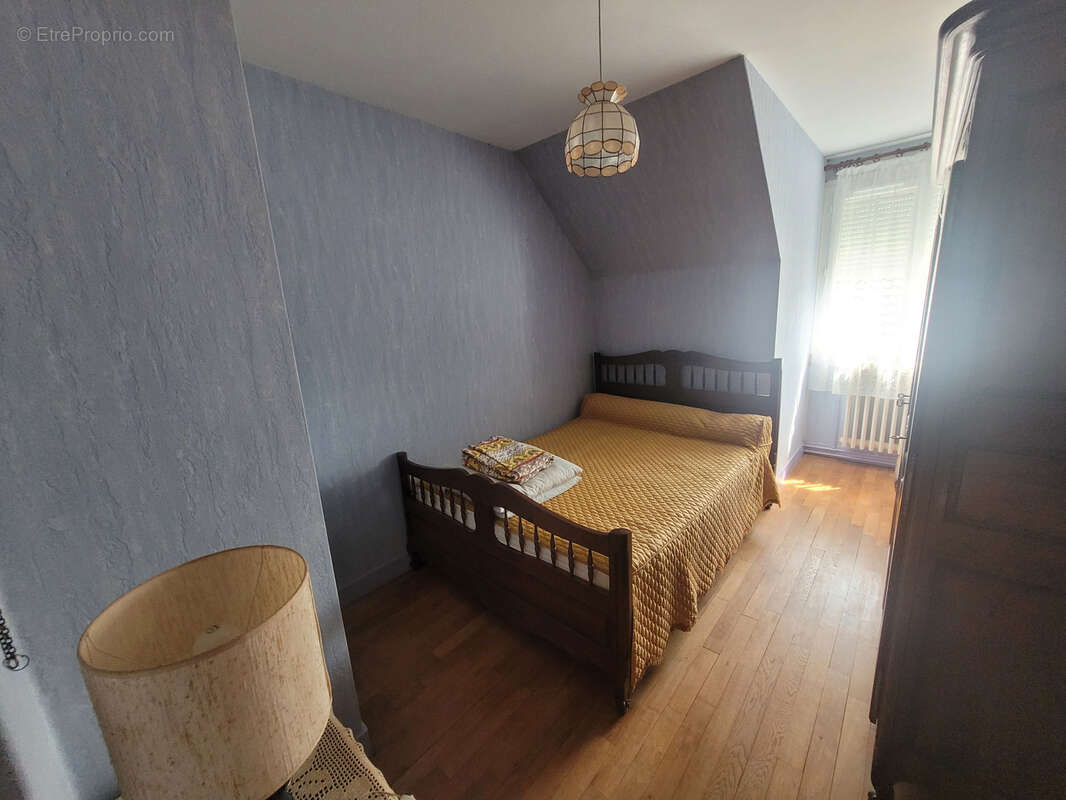 Maison à NOYEN-SUR-SARTHE