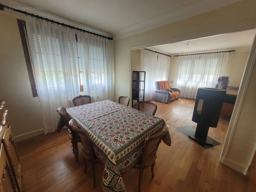 Maison à NOYEN-SUR-SARTHE