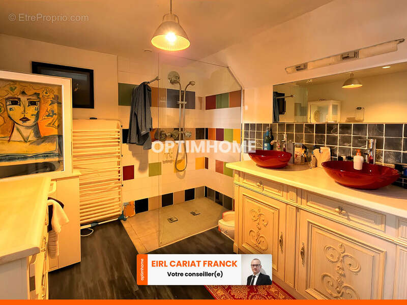 Appartement à SAINT-ETIENNE-DE-FURSAC