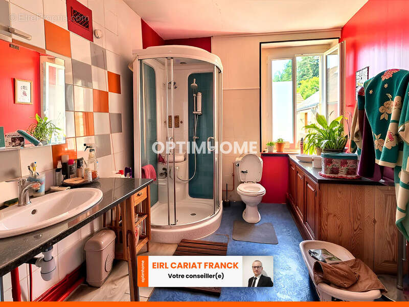 Appartement à SAINT-ETIENNE-DE-FURSAC