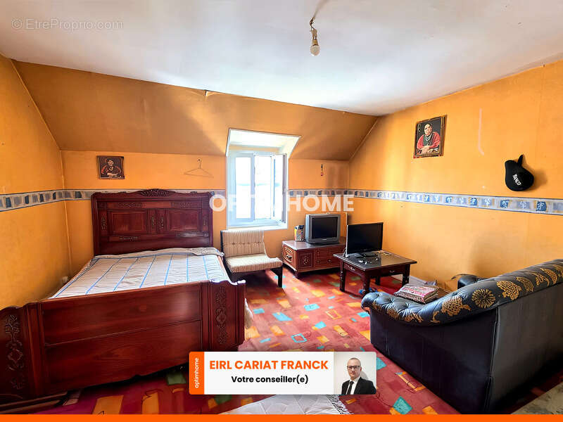 Appartement à SAINT-ETIENNE-DE-FURSAC