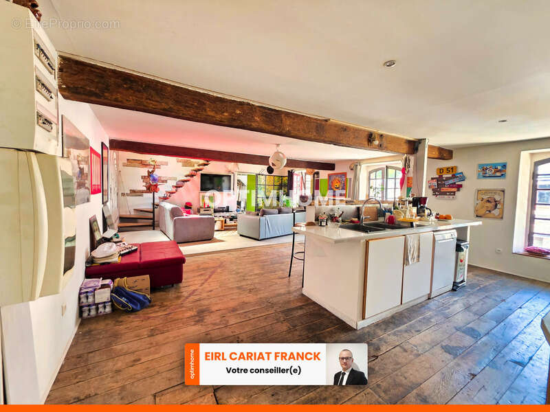 Appartement à SAINT-ETIENNE-DE-FURSAC