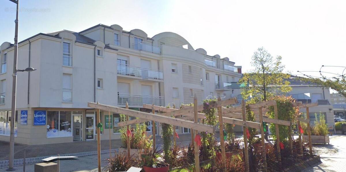 Parking à FLEURY-LES-AUBRAIS