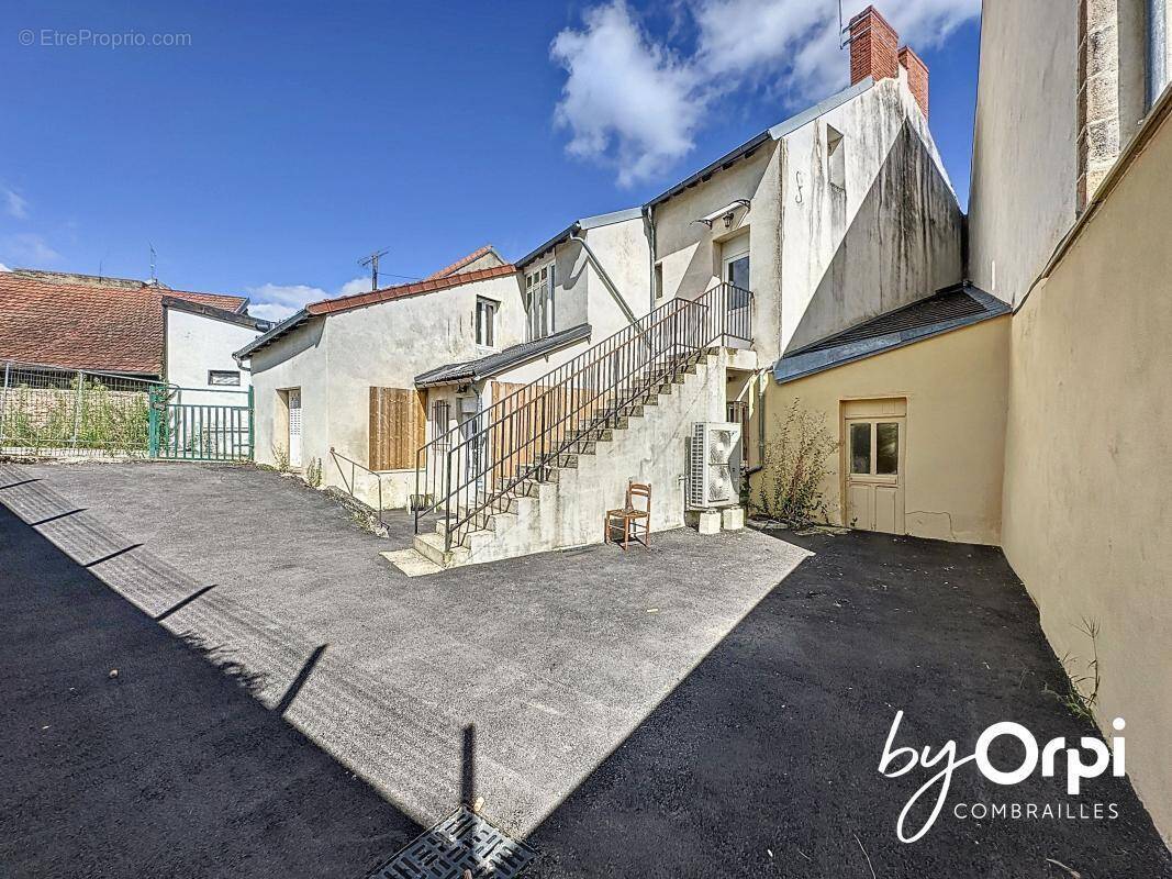 Maison à SAINT-ELOY-LES-MINES