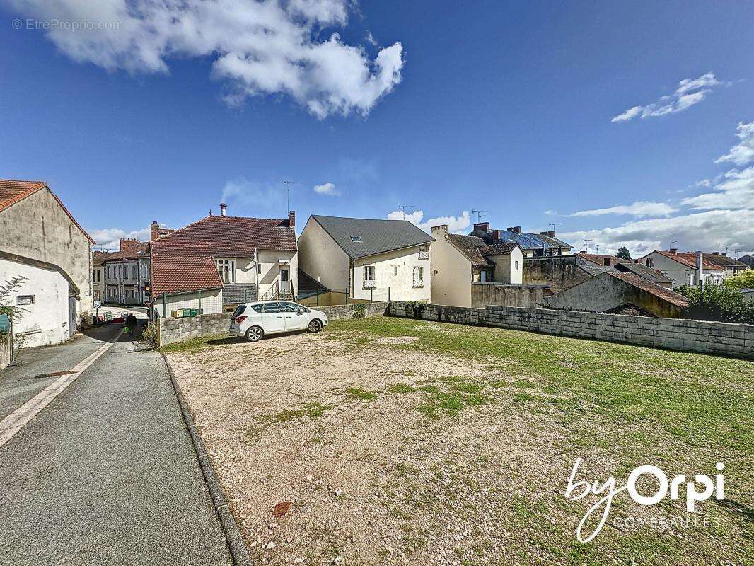 Maison à SAINT-ELOY-LES-MINES