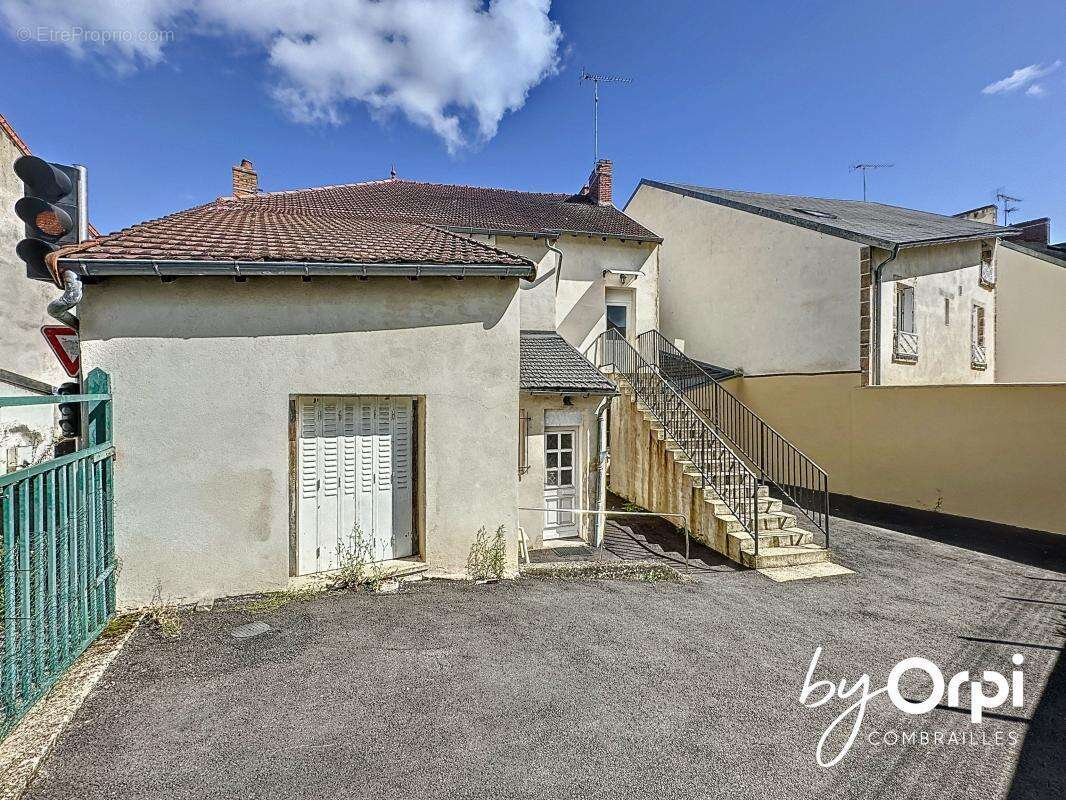 Maison à SAINT-ELOY-LES-MINES