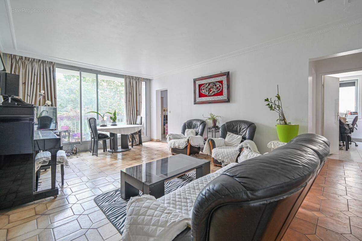 Appartement à PARIS-19E