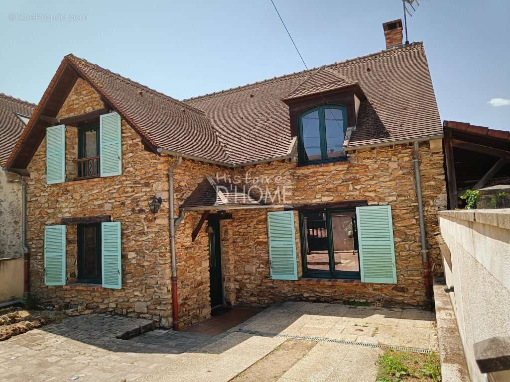 Maison à COURPALAY