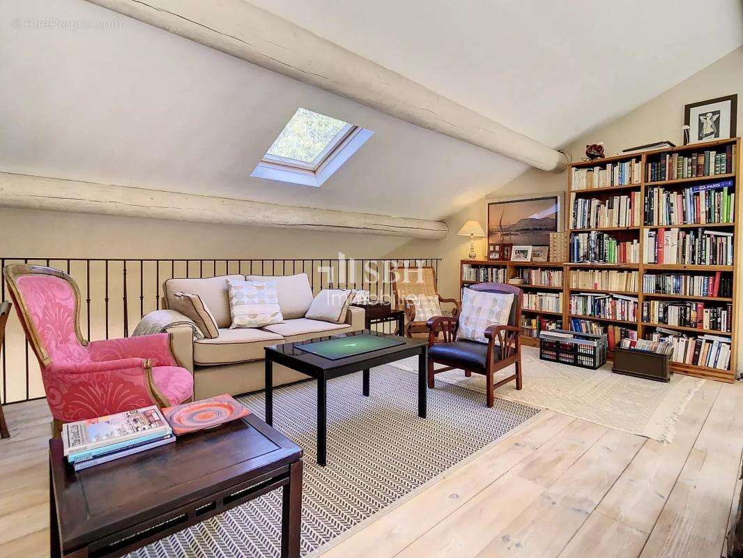 Maison à PERNES-LES-FONTAINES