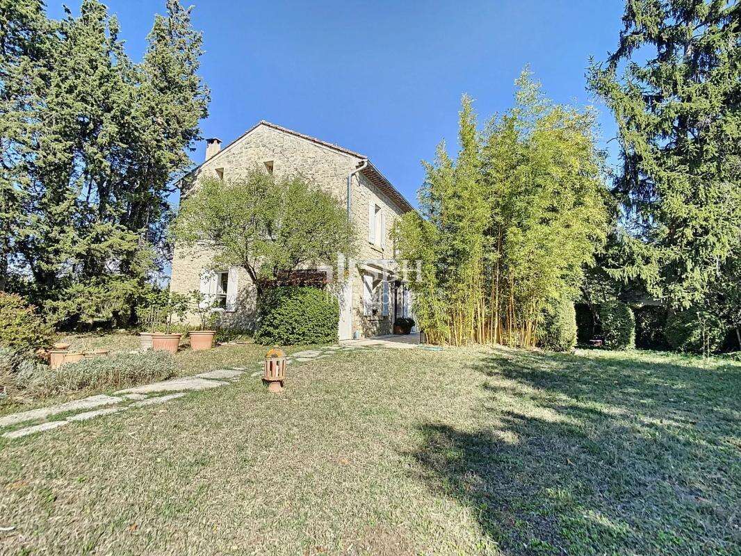 Maison à PERNES-LES-FONTAINES