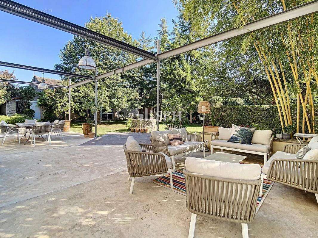 Maison à PERNES-LES-FONTAINES