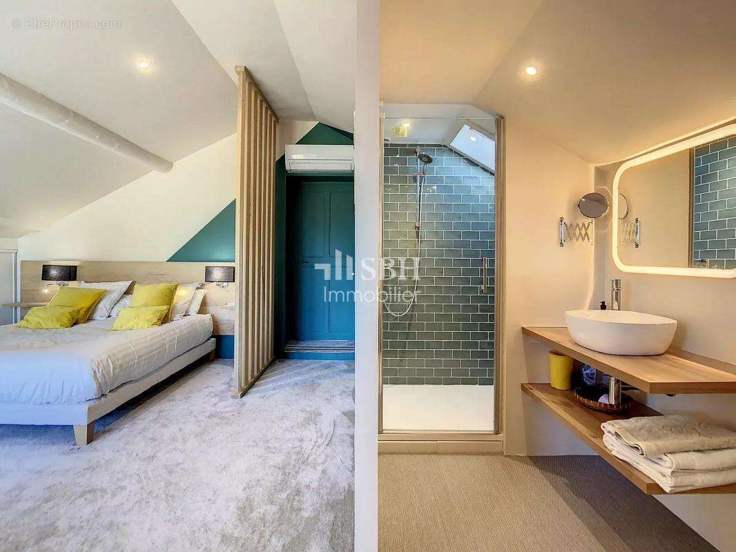 Maison à PERNES-LES-FONTAINES