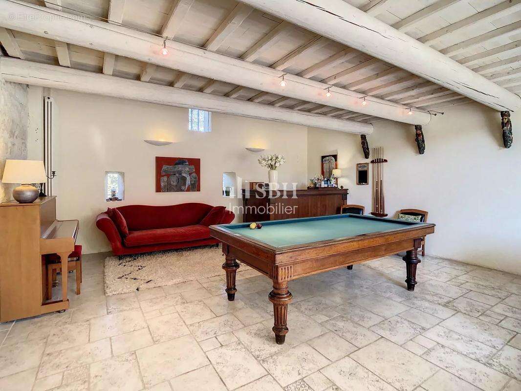 Maison à PERNES-LES-FONTAINES