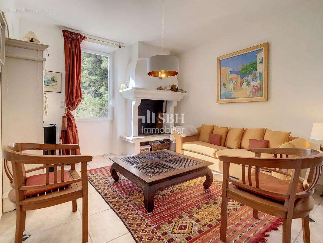 Maison à PERNES-LES-FONTAINES