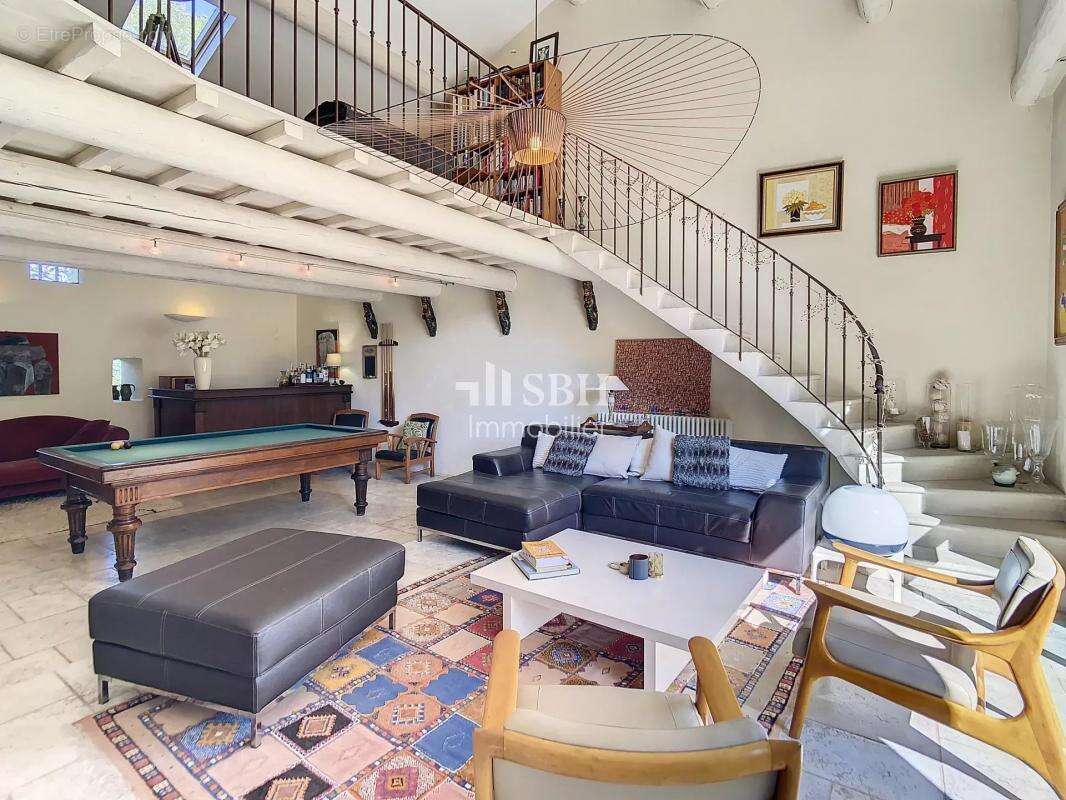 Maison à PERNES-LES-FONTAINES