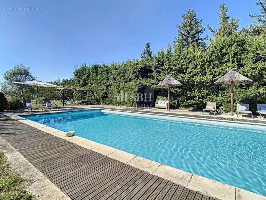 Maison à PERNES-LES-FONTAINES