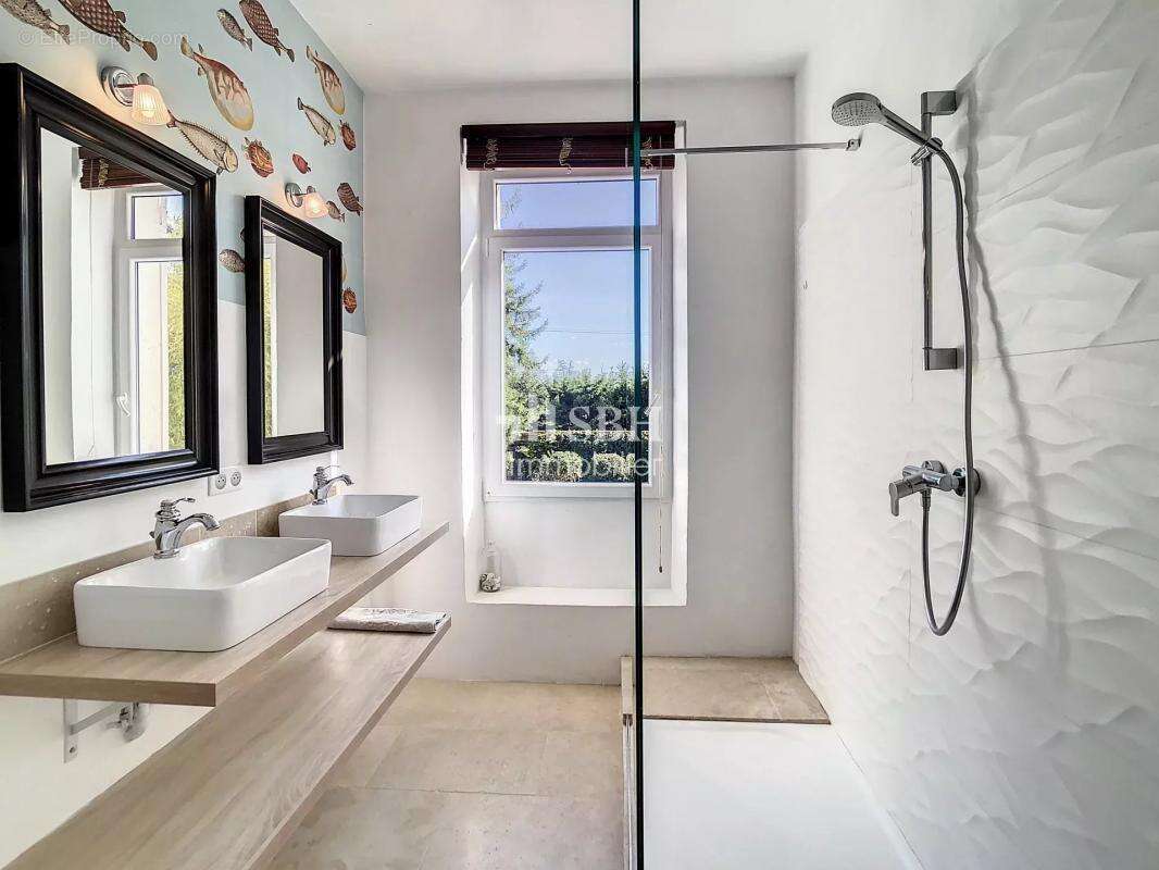 Maison à PERNES-LES-FONTAINES